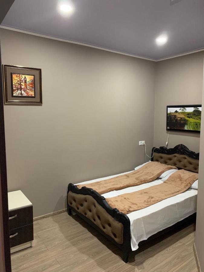 Bed and Breakfast Art Hole Кутаїсі Екстер'єр фото