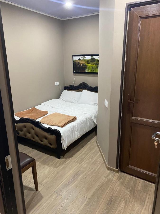 Bed and Breakfast Art Hole Кутаїсі Екстер'єр фото