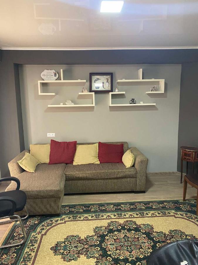Bed and Breakfast Art Hole Кутаїсі Екстер'єр фото